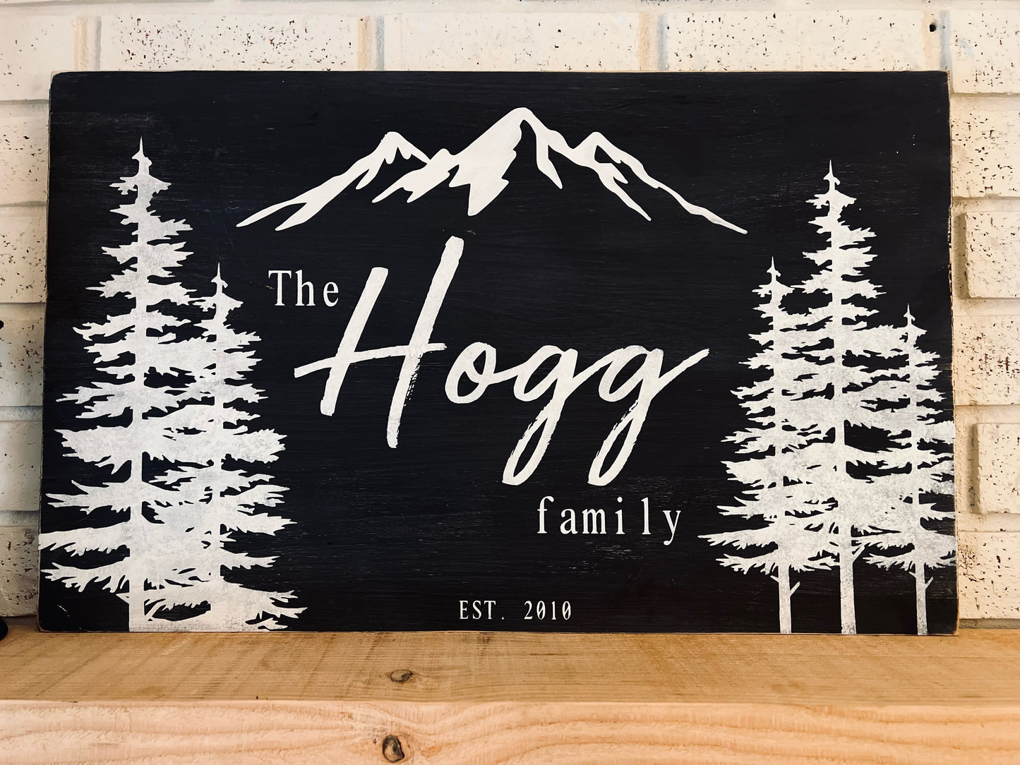 Last name sign